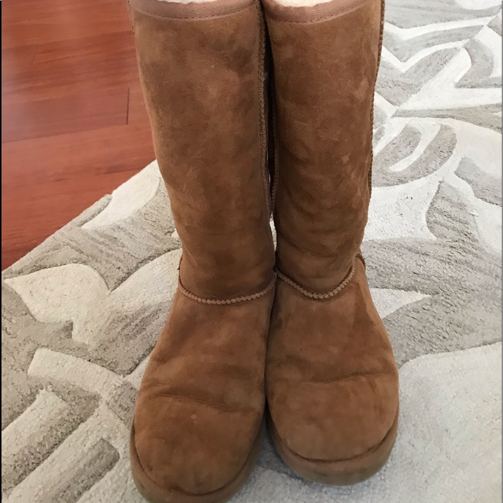 Chestnut tall UGG